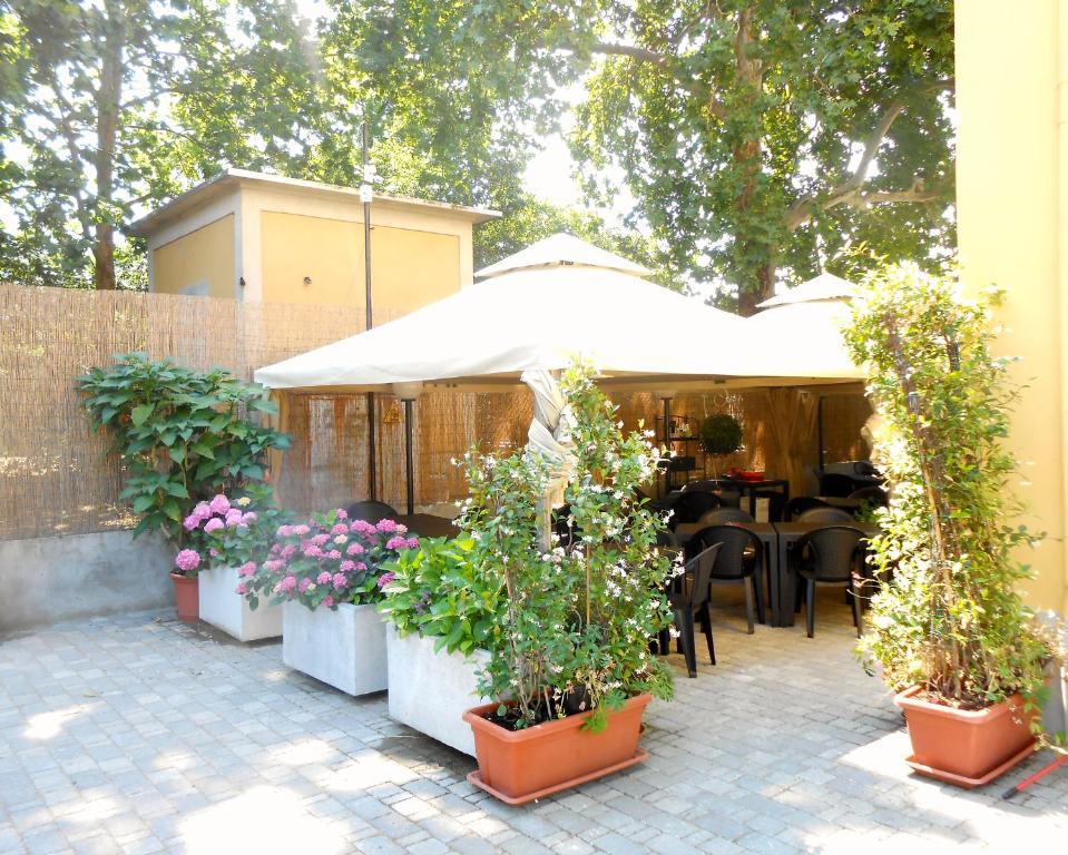 Mastroianni's Bed & Bistro Guest house *